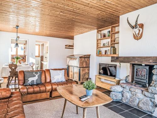 Apartment Chesa Primula by Interhome