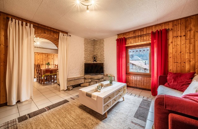 Apartamento "Chez Les Charles" con vistas a la montaña, terraza privada y Wi-Fi