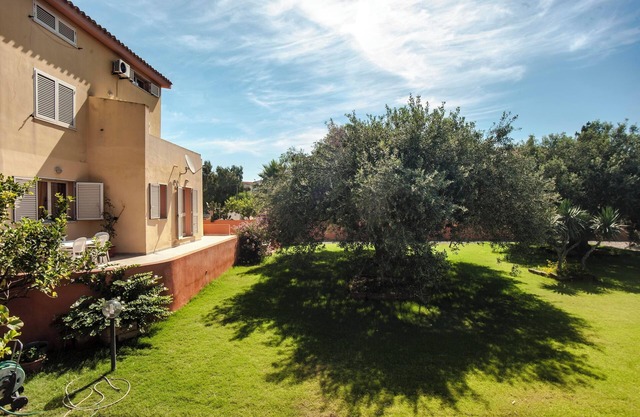 Apartamento "Cindy" con vistas a la montaña, Wi-Fi, aire acondicionado, balcón, terraza y jardín