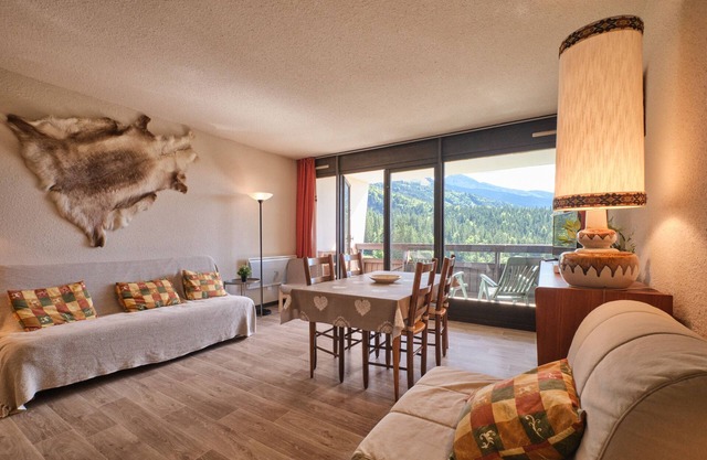 Apartamento 'Cosy and Nice View On Mountains' con vistas a la montaña y terraza privada