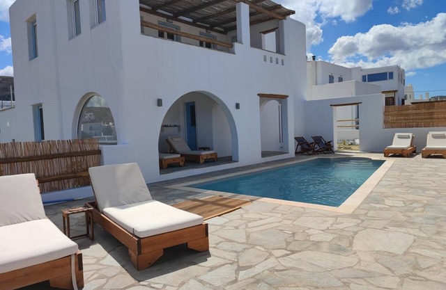 Apartamento 'Daphne's Place' con vistas al mar, Wi-Fi y aire acondicionado