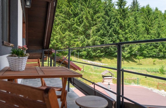 Apartment Dar - near lake: A2 potktovlje(4+2) - Lokve, Lika and Gorski kota, Croatia