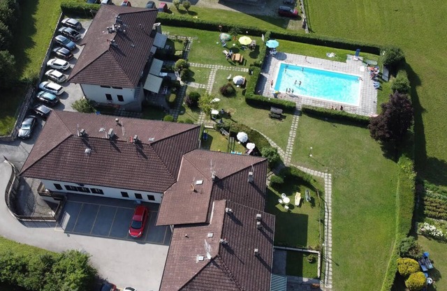 Apartamento 'Di Pastei 13' con vistas al lago, piscina compartida y Wi-Fi