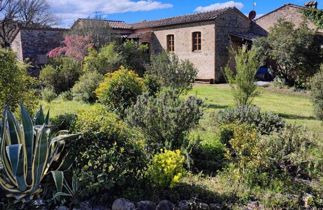 Apartment 'Domus Vitae - La Loggia' with Private Terrace, Shared Garden and Wi-Fi