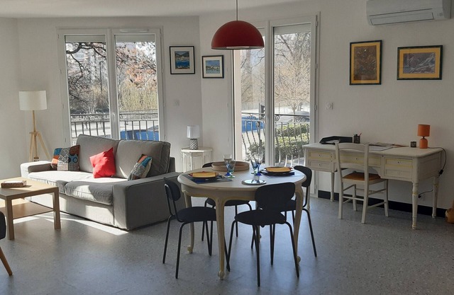 Apartamento 'Du Théâtre De' con balcón, Wi-Fi y aire acondicionado
