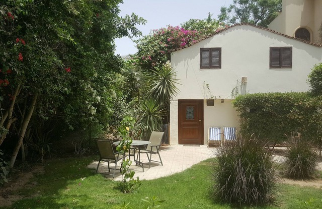 Apartamento dúplex en chalet a 4 km del sitio arqueológico, a 300 m de comercios.