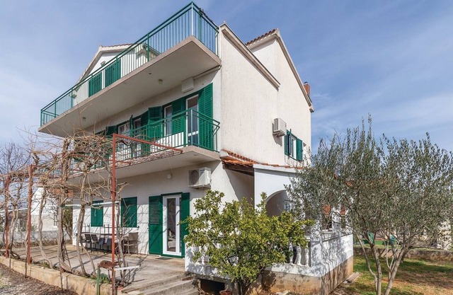 Apartment Eugen - Three Bedroom Apartment with Balcony