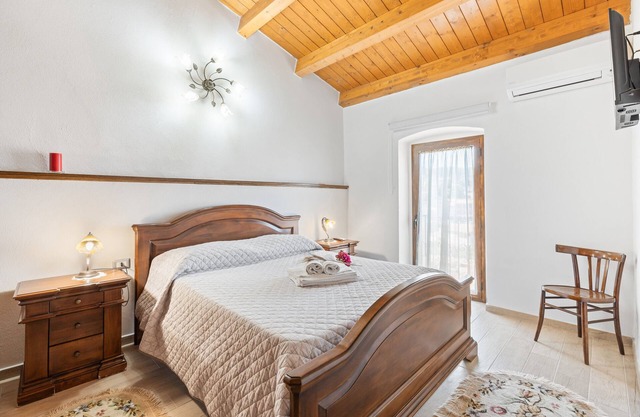 Apartamento 'Erato' con Vista al Mar, Wi-Fi y Aire Acondicionado