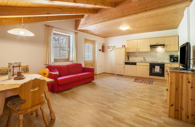Apartment "Egarthof Ferienwohnung Edelweiss" with Mountain View, Wi-Fi, Balcony & Garden