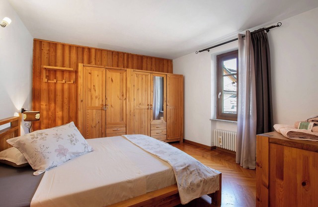 Apartamento 'Emilius' con vistas a la montaña, Wi-Fi y aire acondicionado