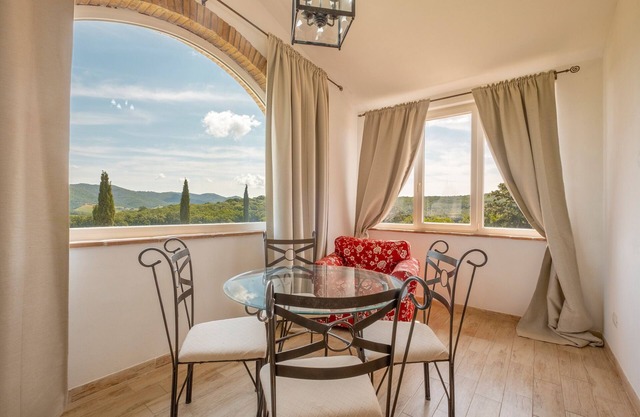Apartamento 'Erica' con piscina compartida, Wi-Fi y aire acondicionado