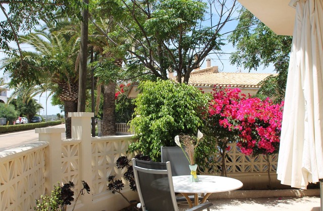 Apartamento en la ciudad costera de Sillot, cerca de la playa.