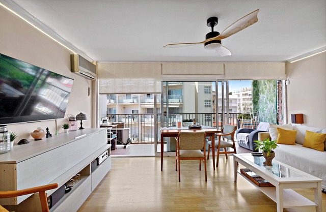 Apartamento 'Precioso Piso Frente Al Mar' con balcón, Wi-Fi y aire acondicionado