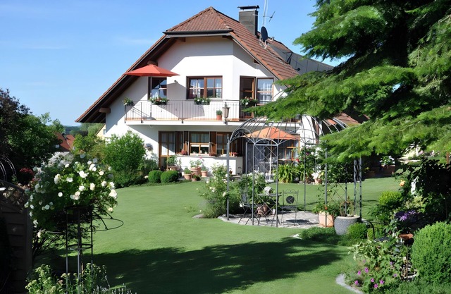 Apartamento 'Ferienwohnung Im Rosengarten' con balcón y Wi-Fi