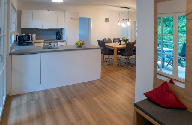 Apartamento 'Ferienwohnung Holunder' con vistas a la montaña, terraza compartida y Wi-Fi
