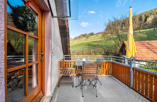 Apartamento 'Ferienwohnung Waldblick' con vistas a la montaña, terraza compartida y Wi-Fi