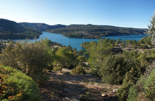 Esparron de Verdon nuevo apartamento para 6 personas. con hermosas vistas del lago