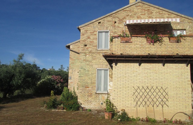 Apartamento para 4 personas, a 4 km del mar, ideal para parejas y familias.