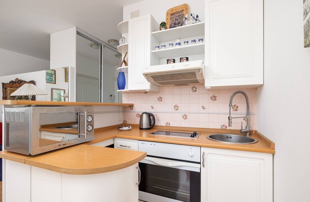 Apartment for 3 With Balcony by Renters