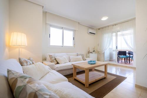 Apartment for 5 people with pool, terrace, AC, WiFi and parking