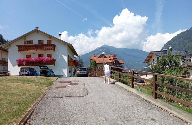 Apartment for 8 people in a quiet area in Pellizzano - Via G. Tomaselli, 6