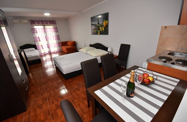 Apartamento para familias con vistas al mar en Herceg Novi