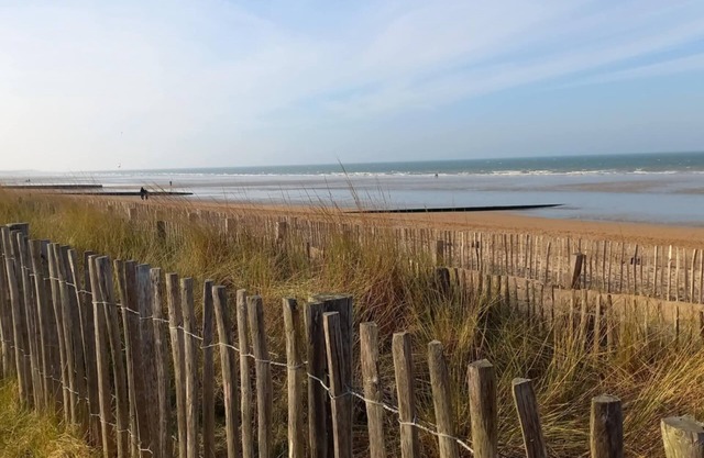 Apartment 100 metres from the beach, sea view. Sleeps 4, sleeps 2