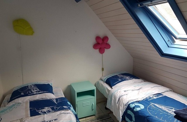 Apartment in a small residence with direct access to the beach.