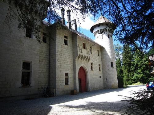 Apartment in Serrières near French Alps Skiing, cleaning included