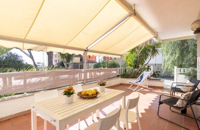 Apartment Fronte Mare by Interhome