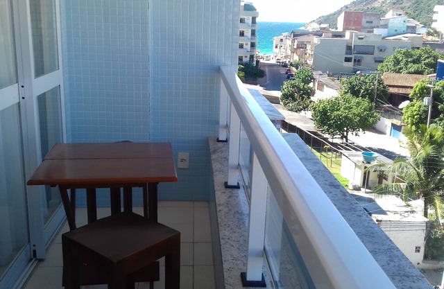 APARTAMENTO totalmente amueblado, con 2 plazas de aparcamiento.