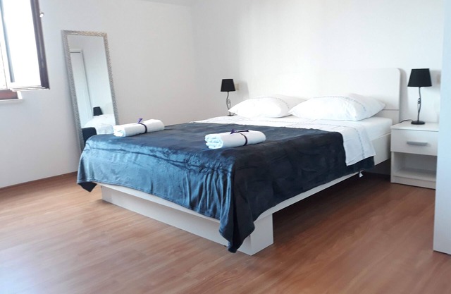 Apartment Gabrijela - One Bedroom Apartment with Sea View