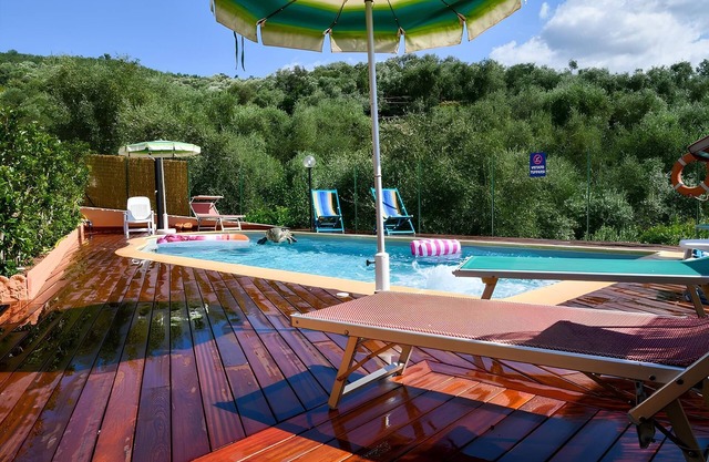 Apartamento 'Gli Angeli Agriturismo - Papà Nino' con piscina compartida, Wi-Fi y aire acondicionado