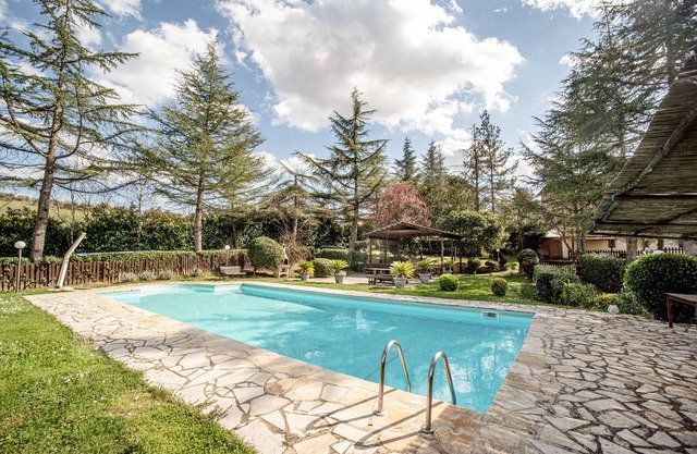 Apartamento 'Glicine ad Antico Casale '700' con piscina compartida y Wi-Fi