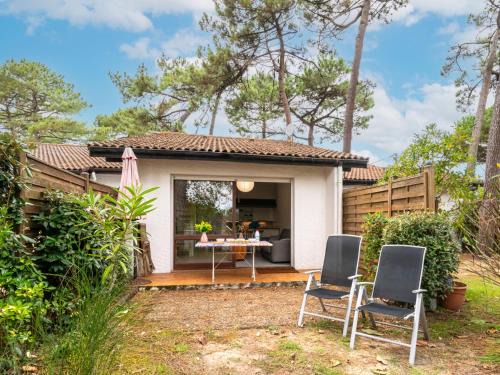Apartment Hameau du courant-2 by Interhome
