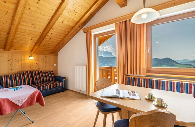 Apartamento 'Haus Alpenblick Apt Brunelle' con vistas a la montaña, jardín compartido y Wi-Fi