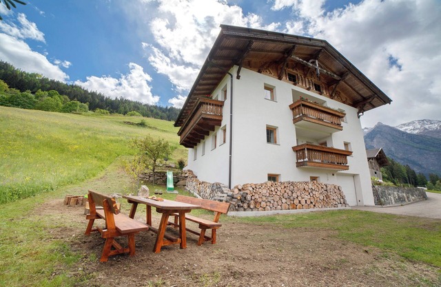 Apartamento 'Hienerhof' con vistas a la montaña, terraza privada y Wi-Fi