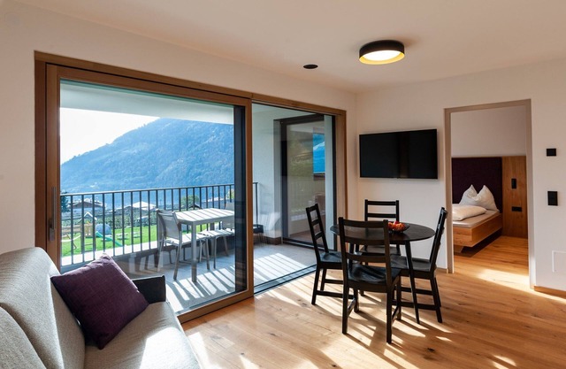 Apartamento 'Hofer Hof Hirzer' con vistas a la montaña, jardín y Wi-Fi