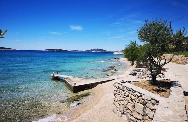 Apartment Njoko - sea view & private parking: A4(3+2) - Sepurine (Island Prvic), Riviera Sibenik,