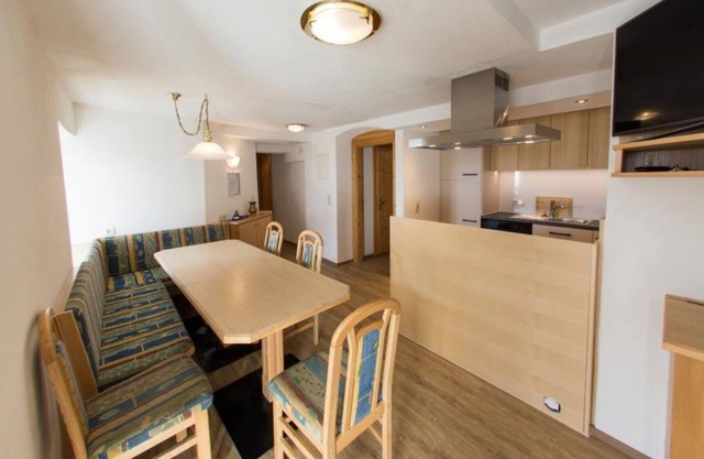 Apartamento ideal en Flirsch con Jardín y Balcón