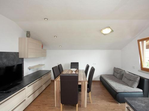 Apartment in Hollersbach near Ski Lift