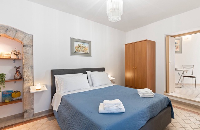 Apartamento 'Il Fascino Del Borgo Al Primo Piano' con Wi-Fi y aire acondicionado