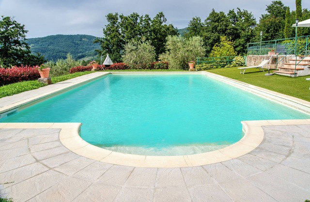 Apartamento 'Il Cerro Basic Per Due' con piscina y jardín compartidos