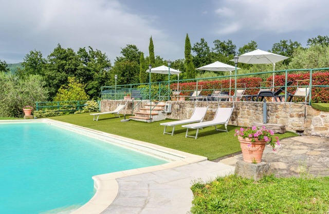 Apartamento 'Il Cerro La Capanna Piano Terra' con piscina y jardín compartidos