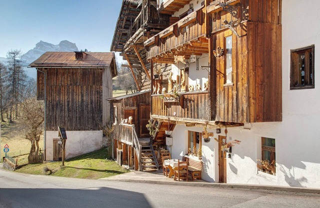 Apartamento 'El Corazón de las Dolomitas' con vistas a la montaña, terraza privada y jardín privado