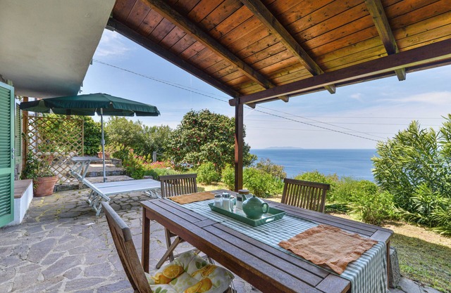 Apartamento "Il Girasole" con vistas al mar, terraza privada y Wi-Fi