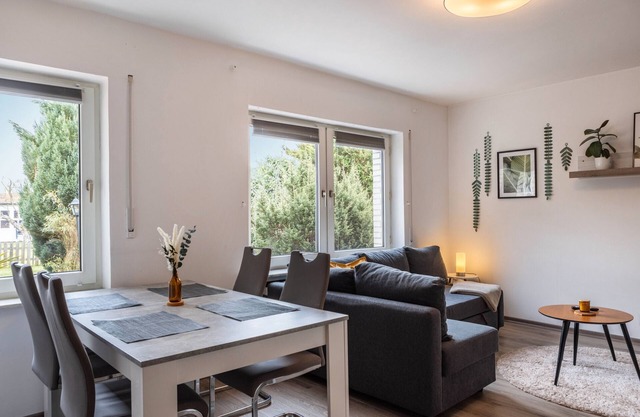 Apartamento 'Im Kleinen Feld' con terraza privada, jardín privado y Wi-Fi