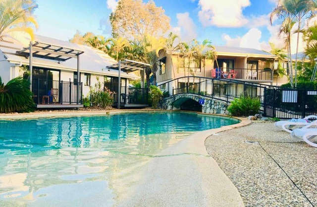 Apartment in 4* Resort - pool views - great location
