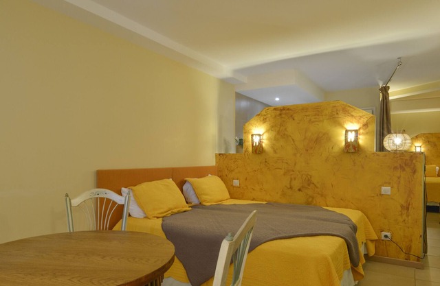 Apartment In A Hotel 'Demeure Pianura 2 À 4 Pers' with Shared Pool and Private Terrace