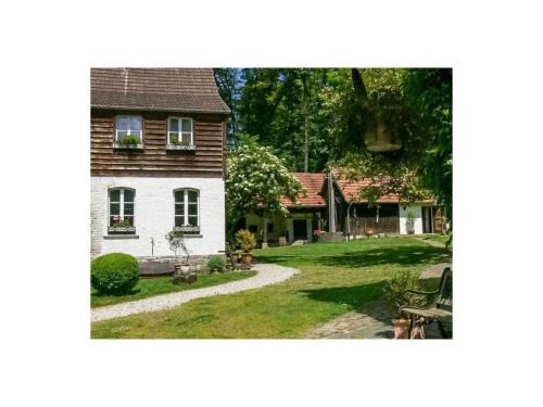 Apartment in a wooded area on Lake Faak
